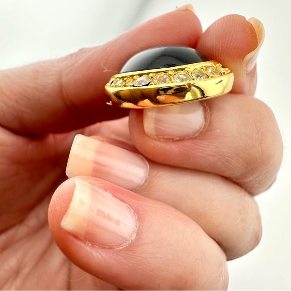 Vintage Dior Black Cabochon Crystal Rhinestone Gold Tone Round Clip Earrings - Picture 8 of 9